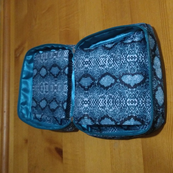 makeup travel bag organizer - Picture 6 of 10